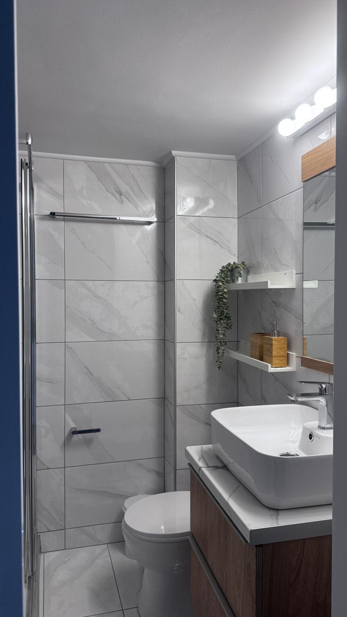 Urban Breeze Aparment 1 Apartment Athena Bagian luar foto