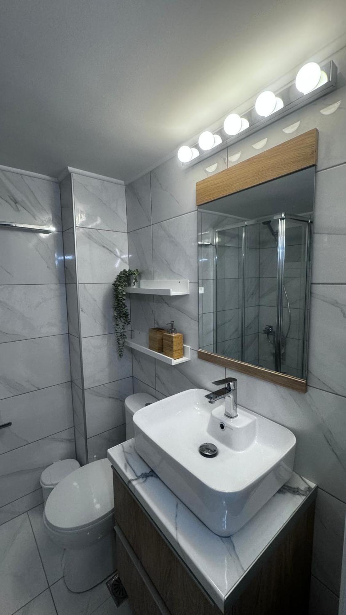 Urban Breeze Aparment 1 Apartment Athena Bagian luar foto