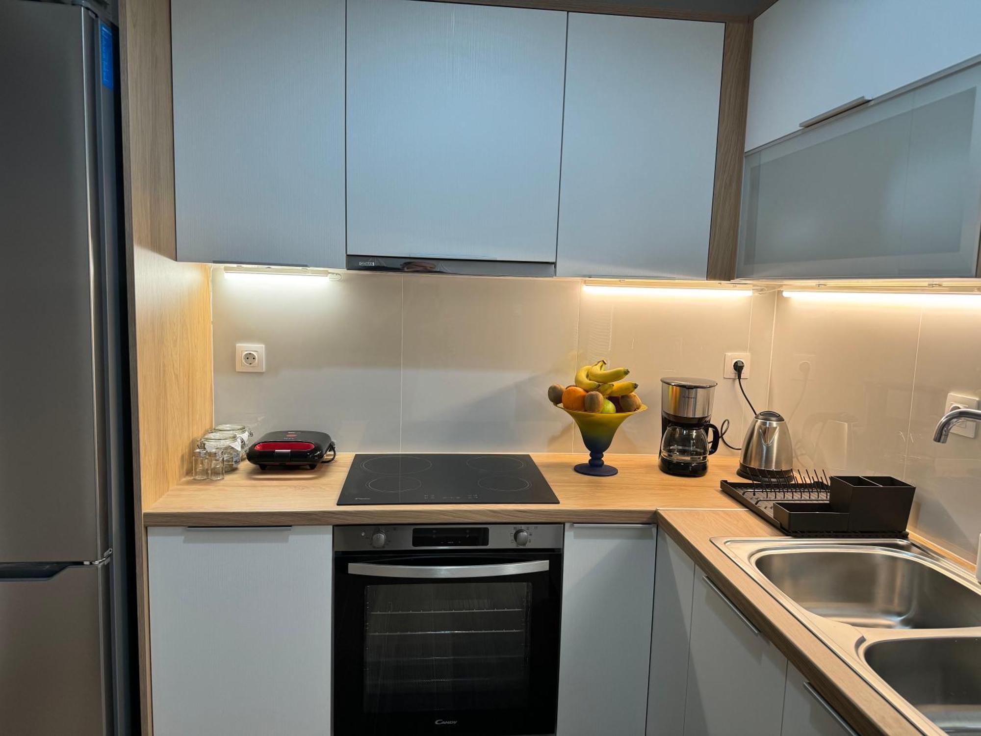 Urban Breeze Aparment 1 Apartment Athena Bagian luar foto