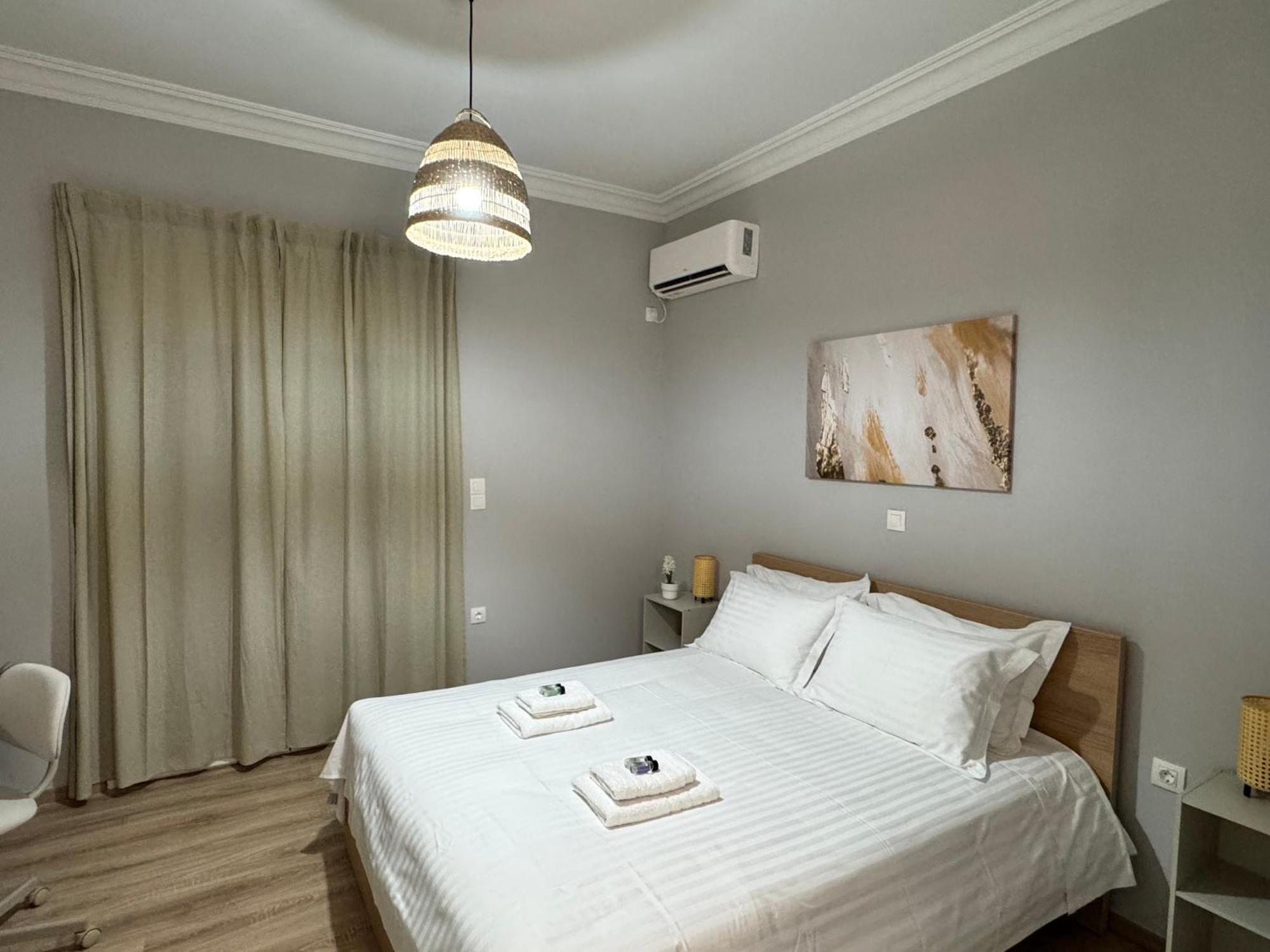 Urban Breeze Aparment 1 Apartment Athena Bagian luar foto