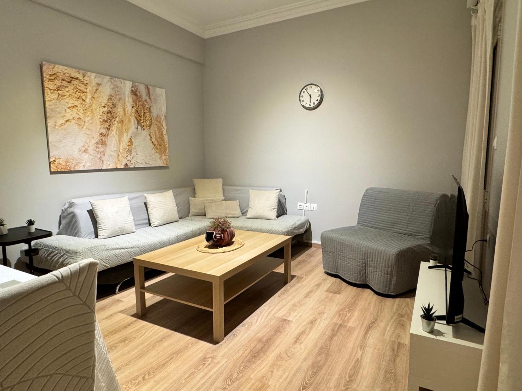 Urban Breeze Aparment 1 Apartment Athena Bagian luar foto