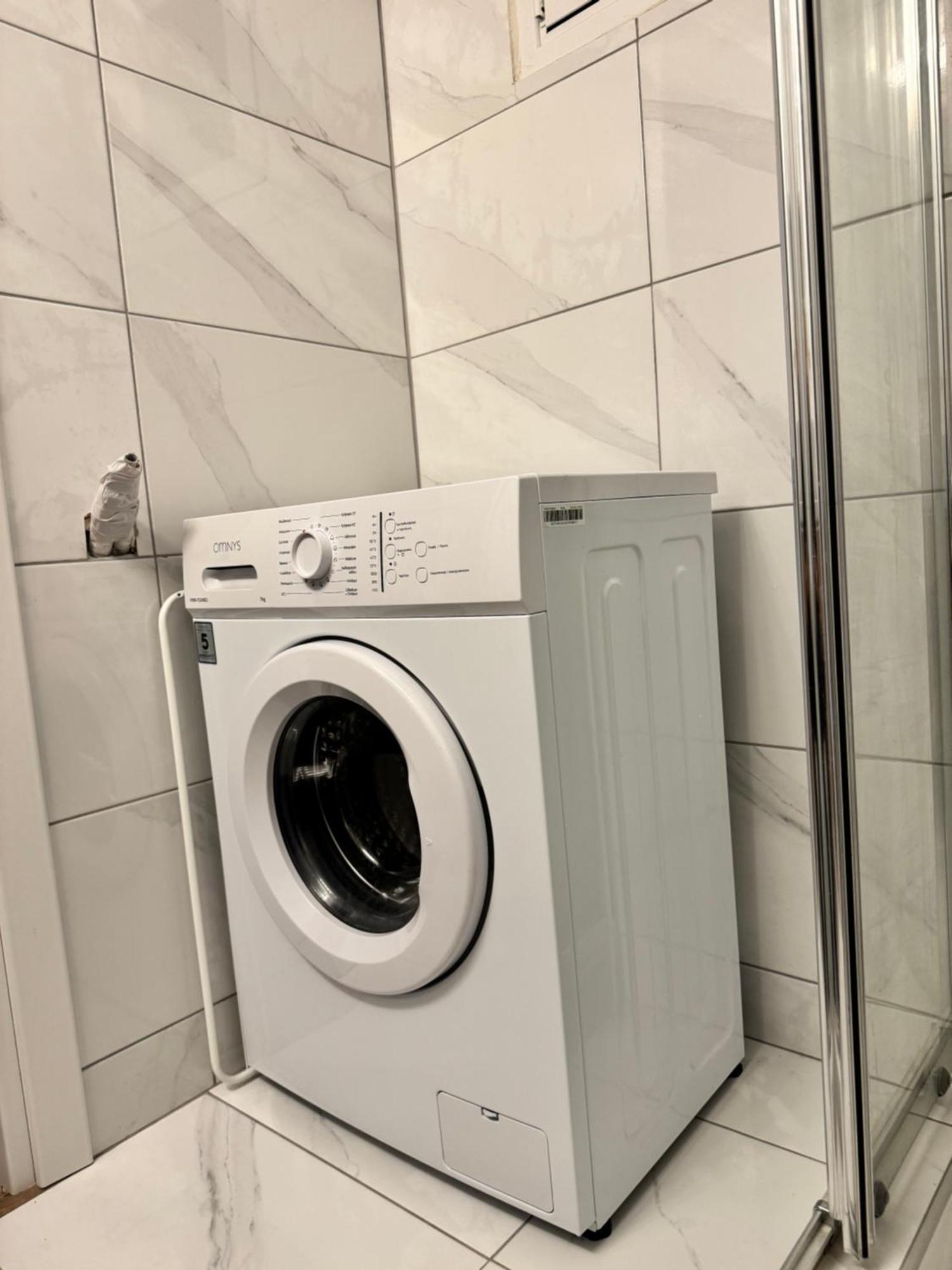 Urban Breeze Aparment 1 Apartment Athena Bagian luar foto